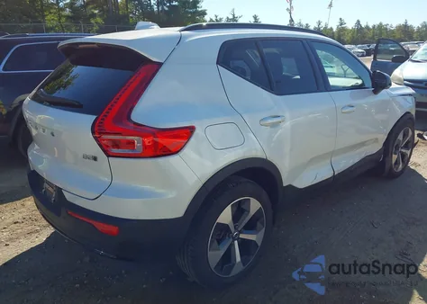 2023 Volvo Xc40 B5 Plus Dark Theme из США, поврежденный, VIN YV4L12UW6P2948418